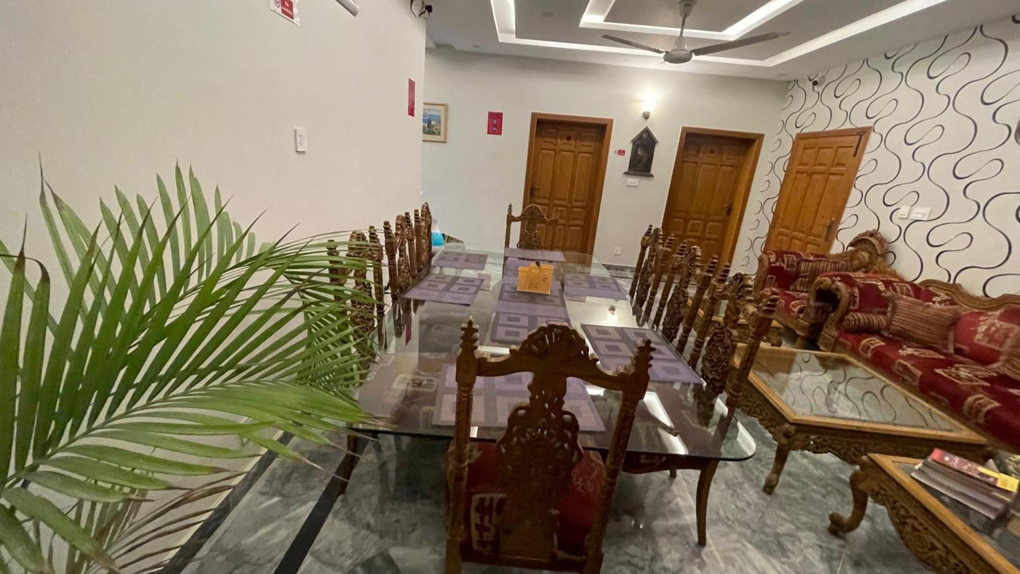 Midways Guest House And Hotels Islamabad Buitenkant foto